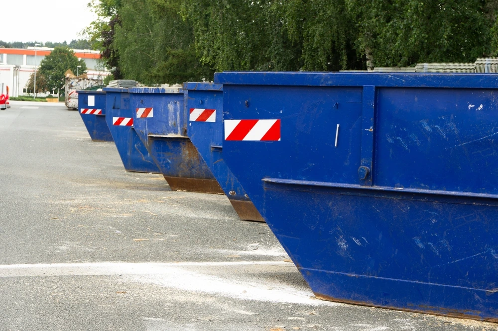 10 Times You Need a 10-Yard Garbage Container for Efficient Waste Management