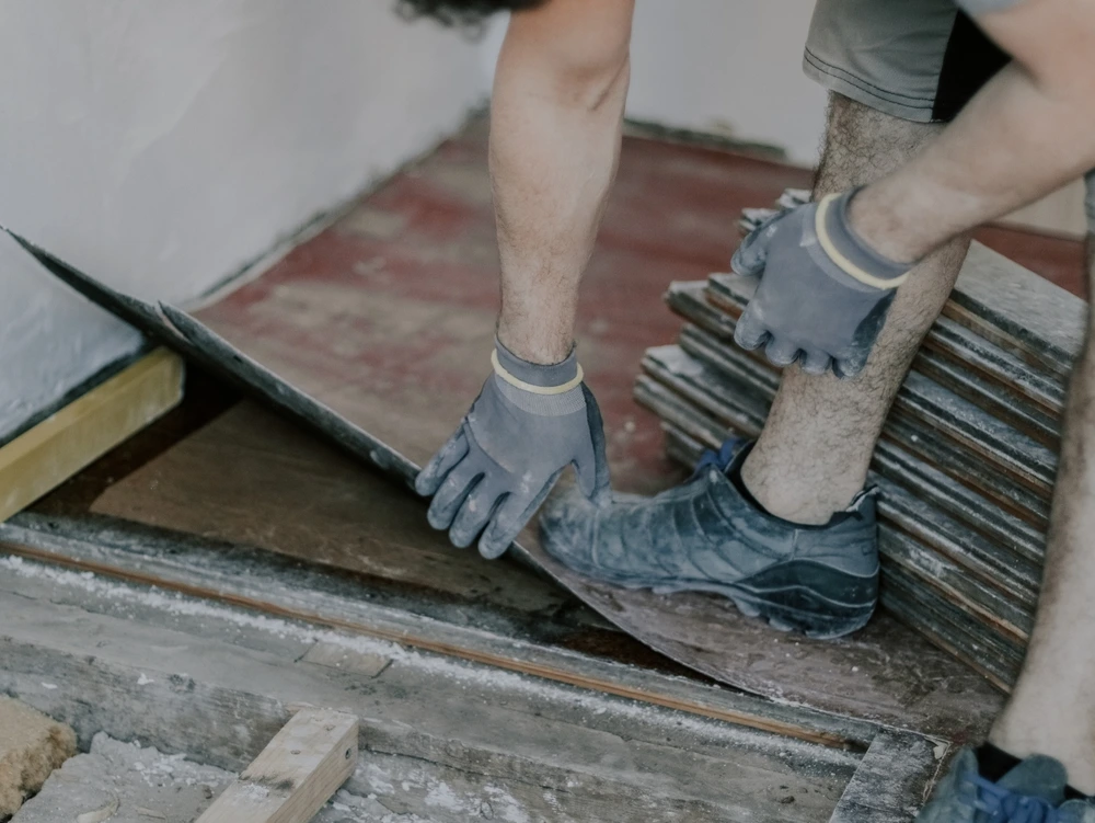 5 Ways to Remove Linoleum Easily for a Smooth Flooring Transition