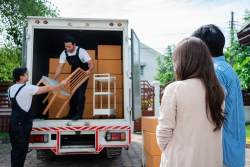 Types of Furniture Stores That Offer Removal Services